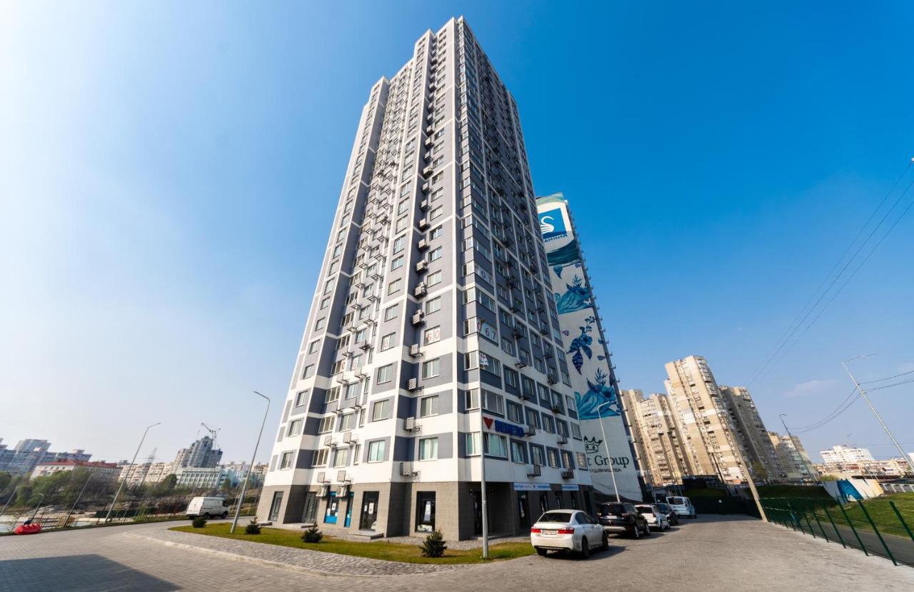 Люкс В Жк Лебединый, Харьковская, Позняки Kyiv Exterior photo